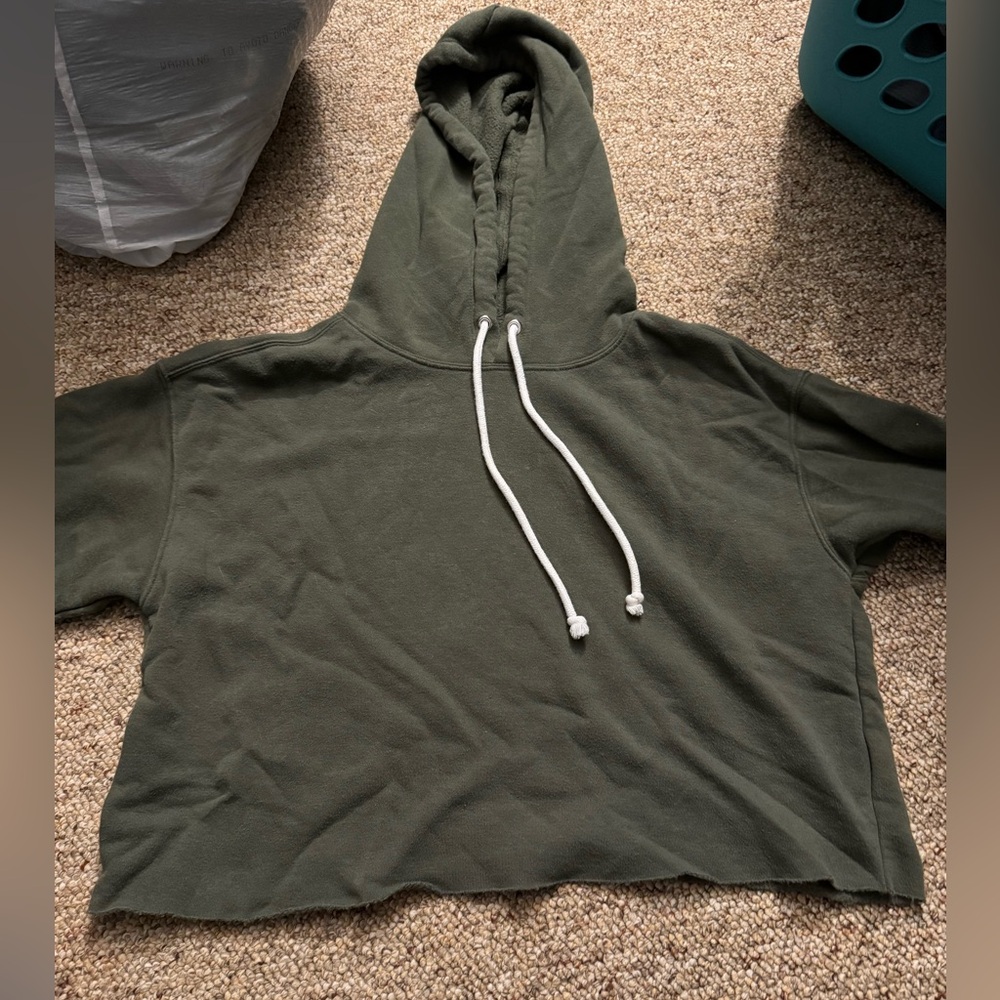 Green target cropped hoodie